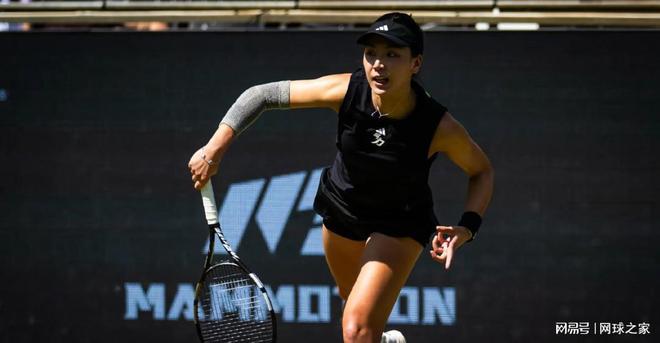 他一步步地 他一步步地