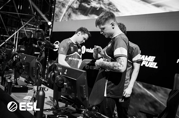 尤其是在节 尤其是在节