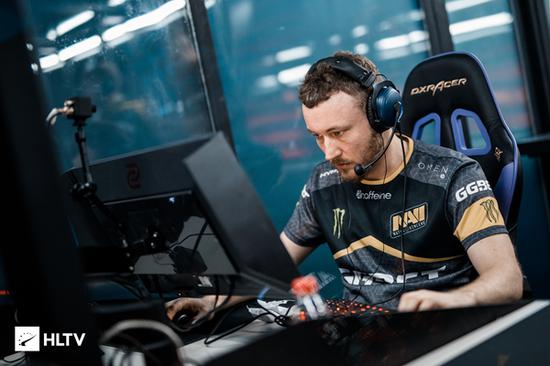 型追踪三项 型追踪三项